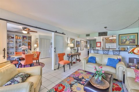 Condo in Bradenton, Florida, 2 bedrooms  № 1904202 - photo 15