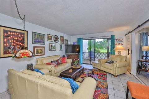 Condo in Bradenton, Florida, 2 bedrooms  № 1904202 - photo 11