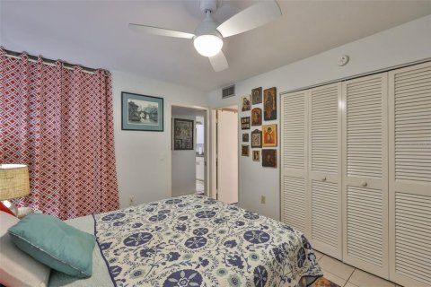 Condo in Bradenton, Florida, 2 bedrooms  № 1904202 - photo 6