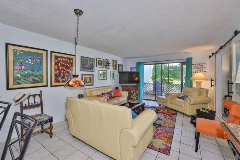 Condo in Bradenton, Florida, 2 bedrooms  № 1904202 - photo 10