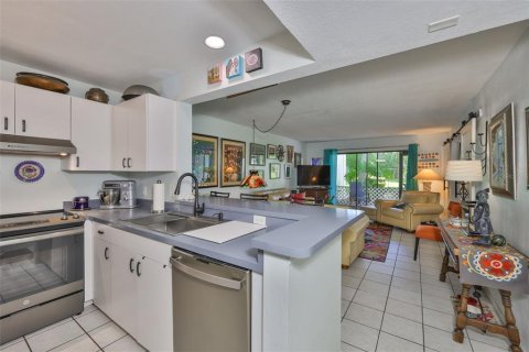 Condo in Bradenton, Florida, 2 bedrooms  № 1904202 - photo 9