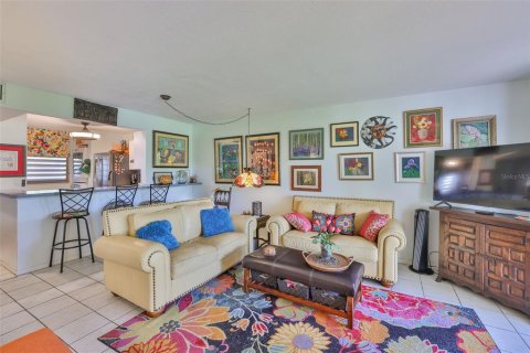 Condo in Bradenton, Florida, 2 bedrooms  № 1904202 - photo 13