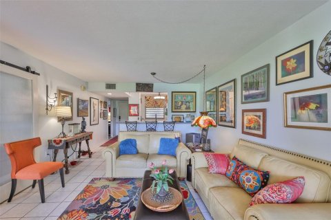 Condo in Bradenton, Florida, 2 bedrooms  № 1904202 - photo 14