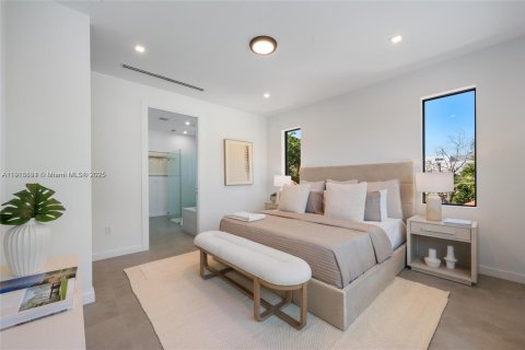 Купить таунхаус в Майами, Флорида 4 спальни, 222.97м2, № 1972157 - фото 13
