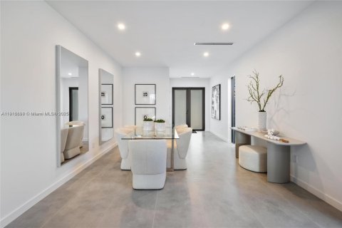 Купить таунхаус в Майами, Флорида 4 спальни, 222.97м2, № 1972157 - фото 11