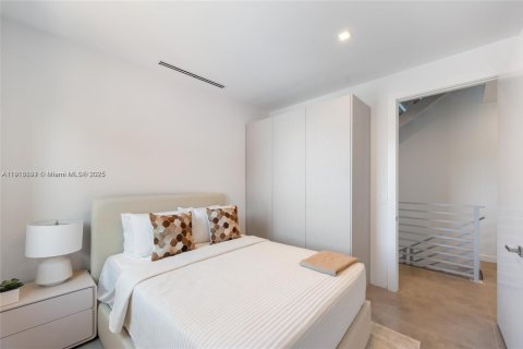 Купить таунхаус в Майами, Флорида 4 спальни, 222.97м2, № 1972157 - фото 16