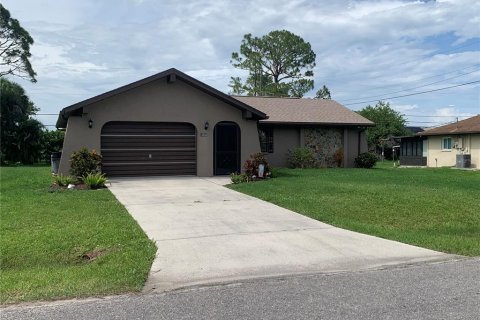 House in Port Charlotte, Florida 2 bedrooms, 88.07 sq.m. № 2324761