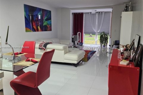 Condominio en venta en Hallandale Beach, Florida, 1 dormitorio, 78.69 m2 № 1715279 - foto 2