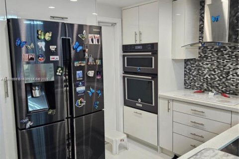 Condominio en venta en Hallandale Beach, Florida, 1 dormitorio, 78.69 m2 № 1715279 - foto 7