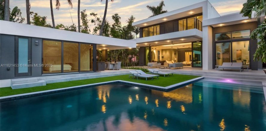 Villa ou maison à Miami Beach, Floride 6 chambres, 478.91 m2 № 1783625