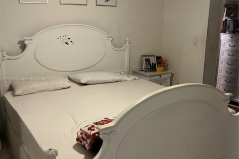 Villa ou maison à vendre à Hialeah, Floride: 3 chambres, 180.23 m2 № 1933610 - photo 5