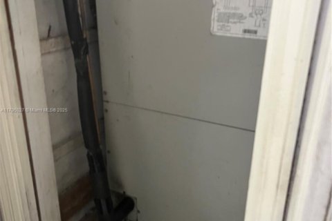 Villa ou maison à vendre à Hialeah, Floride: 3 chambres, 180.23 m2 № 1933610 - photo 4