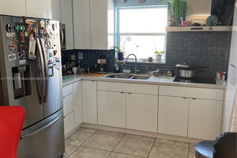 Villa ou maison à vendre à Hialeah, Floride: 3 chambres, 180.23 m2 № 1933610 - photo 3