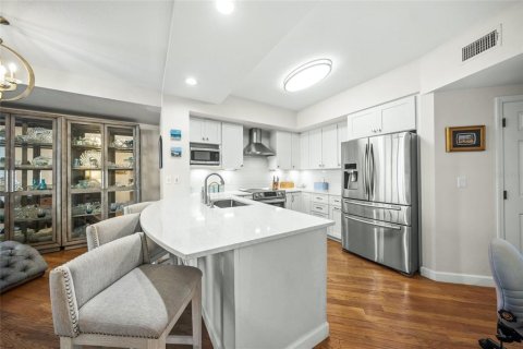 Condominio en venta en Sarasota, Florida, 2 dormitorios, 177.91 m2 № 2093917 - foto 11