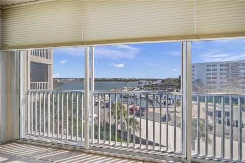 Condominio en venta en Sarasota, Florida, 2 dormitorios, 177.91 m2 № 2093917 - foto 25