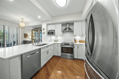 Condominio en venta en Sarasota, Florida, 2 dormitorios, 177.91 m2 № 2093917 - foto 12
