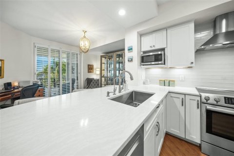 Condominio en venta en Sarasota, Florida, 2 dormitorios, 177.91 m2 № 2093917 - foto 13