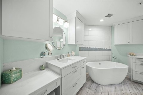 Condominio en venta en Sarasota, Florida, 2 dormitorios, 177.91 m2 № 2093917 - foto 30