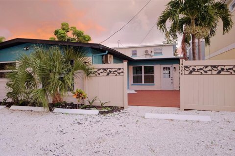 Appartement à louer à Madeira Beach, Floride: 1 chambre, 53.33 m2 № 2386339 - photo 2