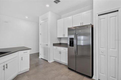 House in Winter Haven, Florida 3 bedrooms, 193.24 sq.m. № 2142771 - photo 15