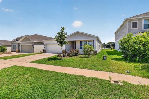 House in Winter Haven, Florida 3 bedrooms, 193.24 sq.m. № 2142771 - photo 4