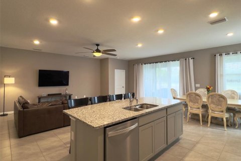 Casa en alquiler en Brooksville, Florida, 4 dormitorios, 189.99 m2 № 1792247 - foto 3