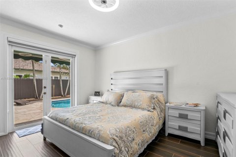 House in Miami Lakes, Florida 4 bedrooms, 175.4 sq.m. № 1820420 - photo 30