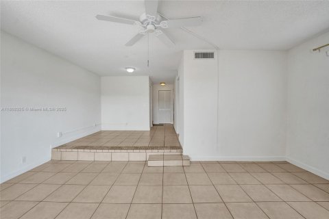 Adosado en venta en Pembroke Pines, Florida, 4 dormitorios, 150.13 m2 № 1748007 - foto 29
