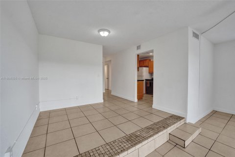 Adosado en venta en Pembroke Pines, Florida, 4 dormitorios, 150.13 m2 № 1748007 - foto 19
