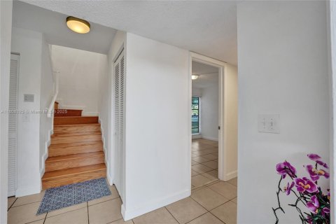 Adosado en venta en Pembroke Pines, Florida, 4 dormitorios, 150.13 m2 № 1748007 - foto 4