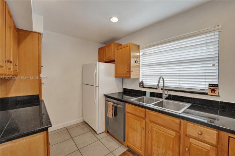 Adosado en venta en Pembroke Pines, Florida, 4 dormitorios, 150.13 m2 № 1748007 - foto 21