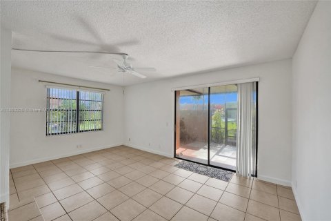 Adosado en venta en Pembroke Pines, Florida, 4 dormitorios, 150.13 m2 № 1748007 - foto 26