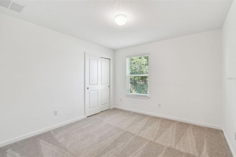 House in Zephyrhills, Florida 5 bedrooms, 332.13 sq.m. № 1899735 - photo 25
