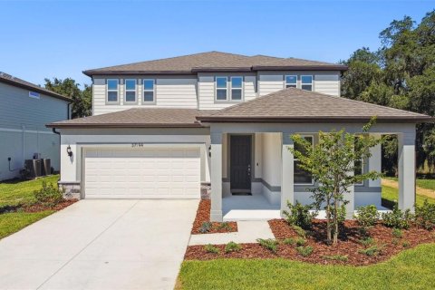 House in Zephyrhills, Florida 5 bedrooms, 332.13 sq.m. № 1899735 - photo 1