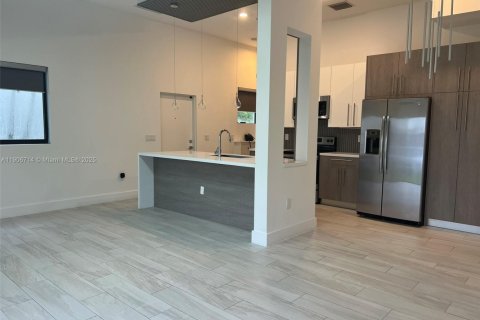 Townhouse in Plantation, Florida 3 bedrooms, 155.33 sq.m. № 1968399 - photo 7