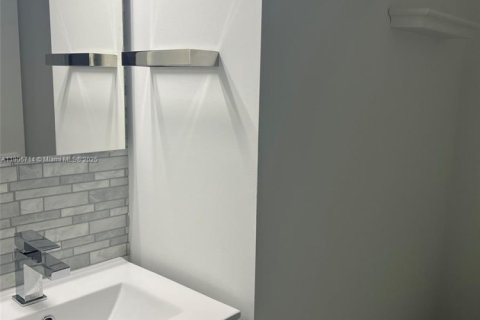 Townhouse in Plantation, Florida 3 bedrooms, 155.33 sq.m. № 1968399 - photo 16