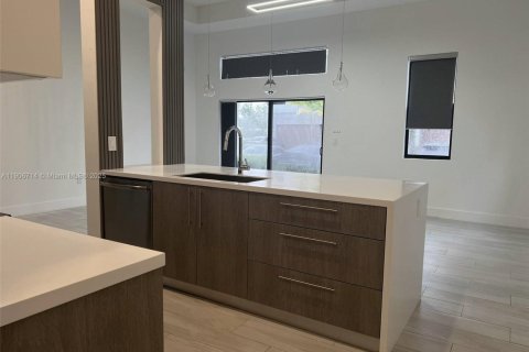 Townhouse in Plantation, Florida 3 bedrooms, 155.33 sq.m. № 1968399 - photo 13