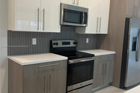 Townhouse in Plantation, Florida 3 bedrooms, 155.33 sq.m. № 1968399 - photo 12