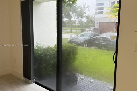 Townhouse in Plantation, Florida 3 bedrooms, 155.33 sq.m. № 1968399 - photo 15