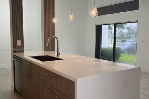 Townhouse in Plantation, Florida 3 bedrooms, 155.33 sq.m. № 1968399 - photo 14