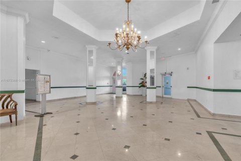 Condo in Miami, Florida, 2 bedrooms  № 1861095 - photo 20