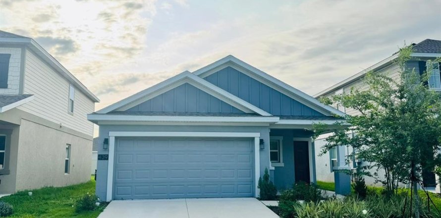House in Davenport, Florida 3 bedrooms, 133.04 sq.m. № 1826116