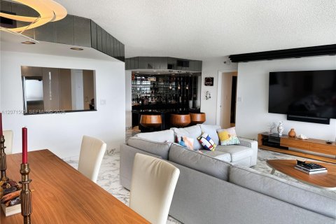 Copropriété à louer à Aventura, Floride: 2 chambres, 141.3 m2 № 2387130 - photo 15