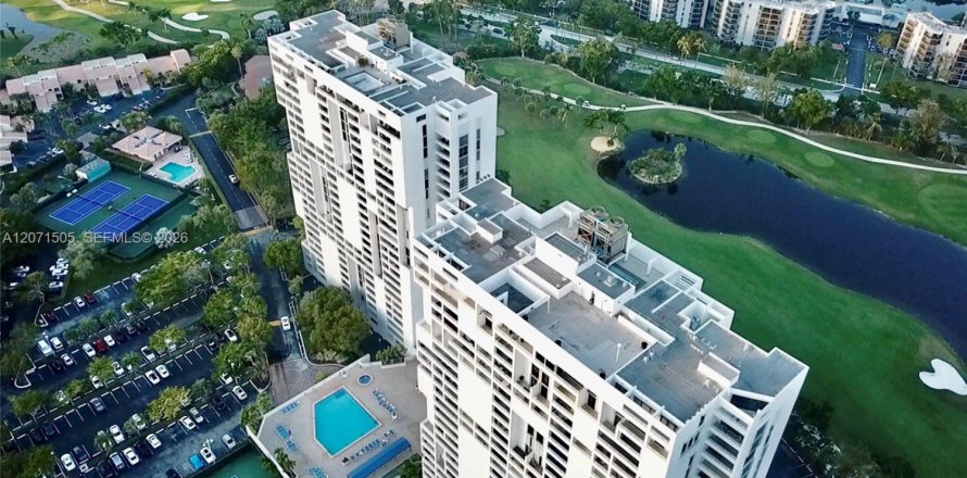 Condo à Aventura, Floride, 2 chambres  № 2387130