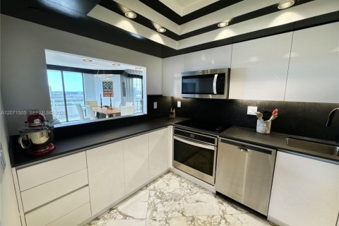 Copropriété à louer à Aventura, Floride: 2 chambres, 141.3 m2 № 2387130 - photo 12