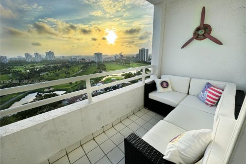 Copropriété à louer à Aventura, Floride: 2 chambres, 141.3 m2 № 2387130 - photo 22