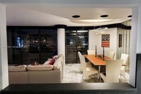Copropriété à louer à Aventura, Floride: 2 chambres, 141.3 m2 № 2387130 - photo 27