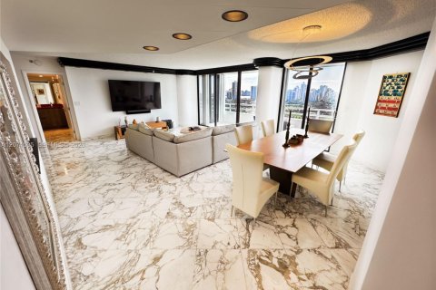 Copropriété à louer à Aventura, Floride: 2 chambres, 141.3 m2 № 2387130 - photo 5