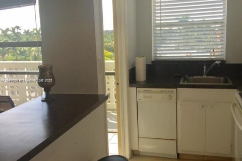 Condo in Hollywood, Florida, 1 bedroom  № 1852060 - photo 14