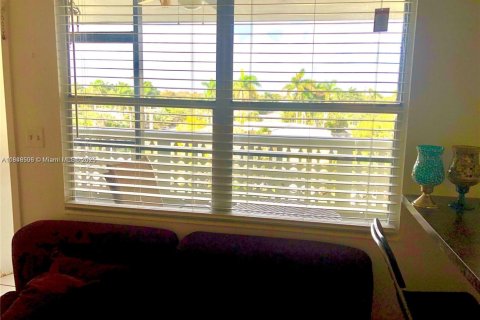 Condo in Hollywood, Florida, 1 bedroom  № 1852060 - photo 5